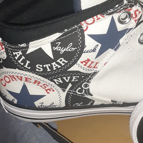 Converse White and Navy Hi Top - Picture 2 of 6